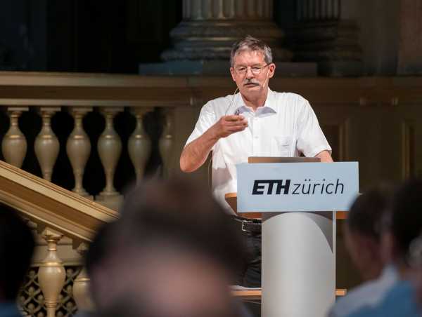 Vergrösserte Ansicht: Peter Richner, Stellvertretender Direktor Empa.