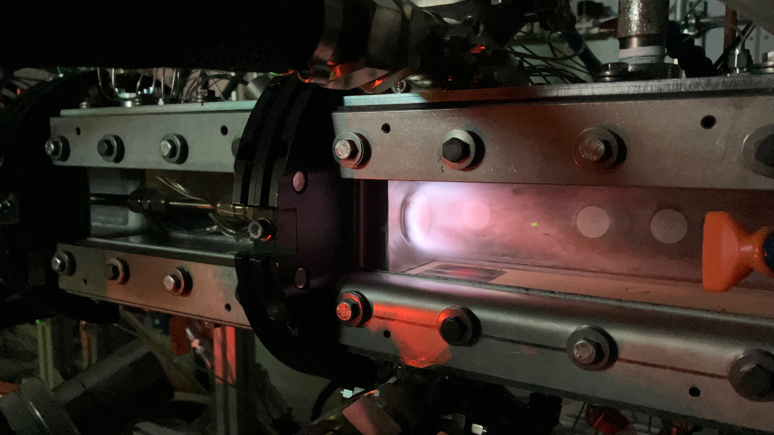 Enlarged view: Flame from a hydrogen injection nozzle.