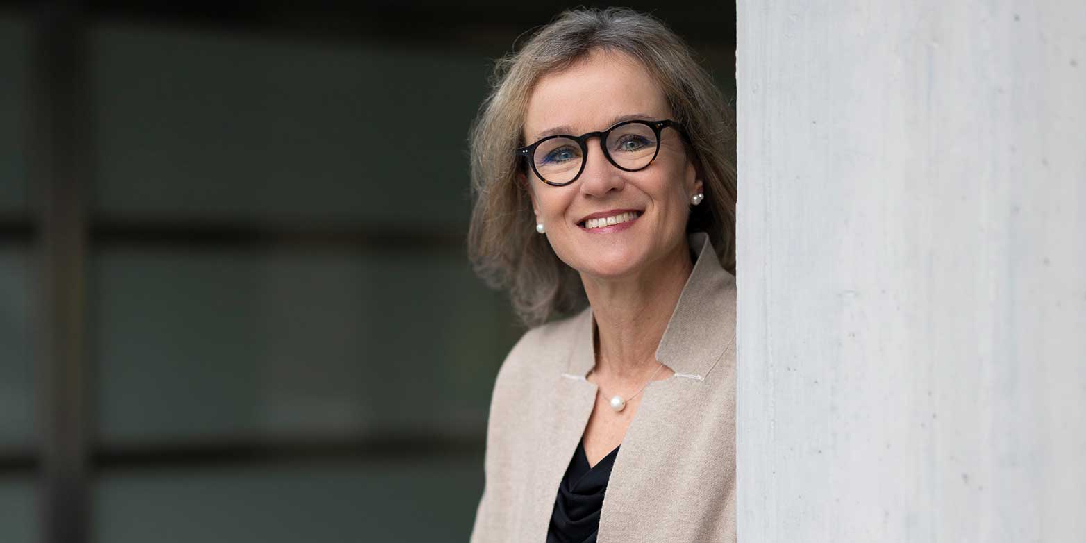 The portrait photo shows the new Vice President for Research, Annette Oxenius, in front of the HCI building on the ETH Hönggerberg campus.